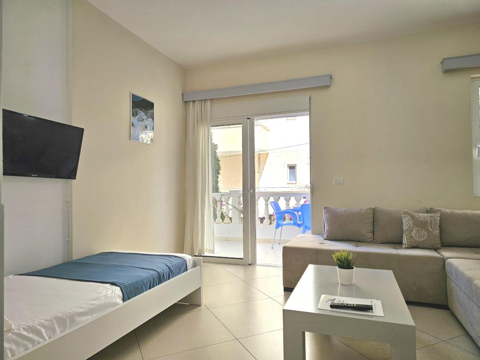 Happy Stay Eri Sarande Exterior photo